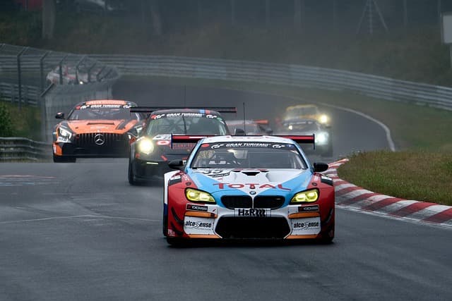 Comment optimiser votre pilotage sur circuit pour plus de sensations